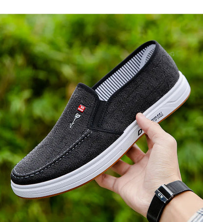 Men's shoes are breathable and light old Beijing cloth shoes men's low top canvas shoes and lazy work shoes 2023