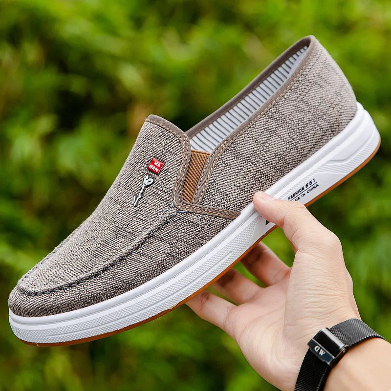 Men's shoes are breathable and light old Beijing cloth shoes men's low top canvas shoes and lazy work shoes 2023