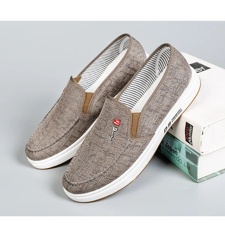 Men's shoes are breathable and light old Beijing cloth shoes men's low top canvas shoes and lazy work shoes 2023