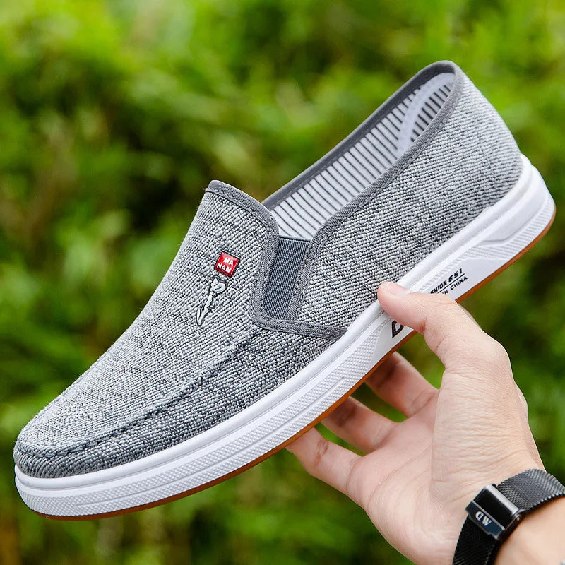 Men's shoes are breathable and light old Beijing cloth shoes men's low top canvas shoes and lazy work shoes 2023